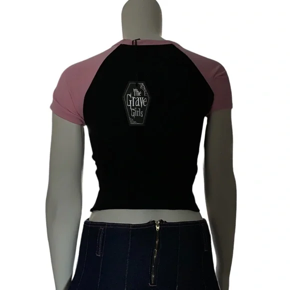 Grave Girls by DollsKill | NWT’s gothic grunge graphic baby cropped T shirt - Picture 4 of 5